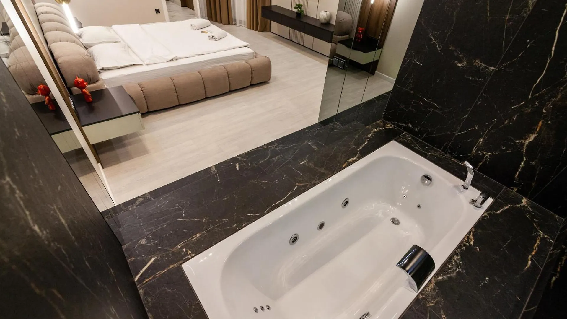 Leogrand Jacuzzi On Malaniuka 2 Apartment Lviv